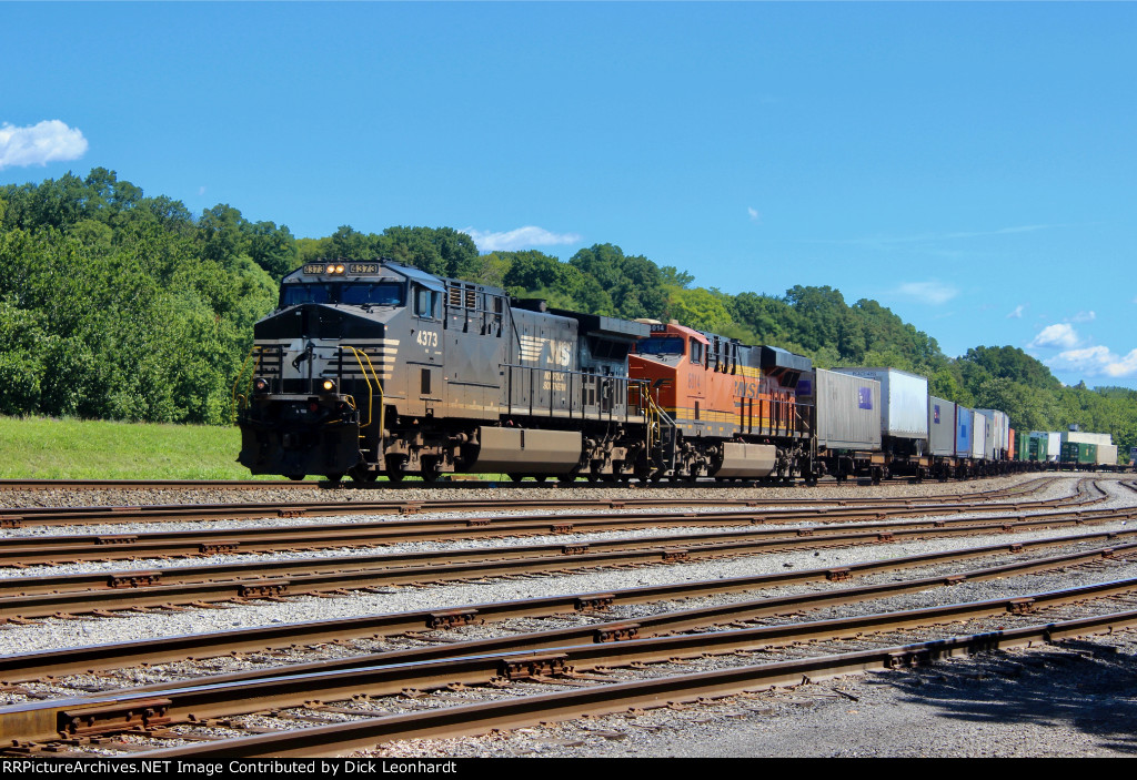 NS 4073 and BNSF 8014